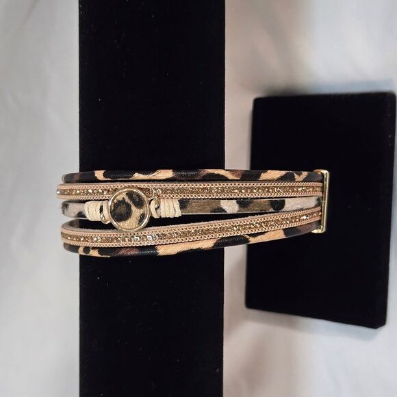 Brown and Gold Bracelet with Intricate Design and Textured Finish - Picture 1 of 4